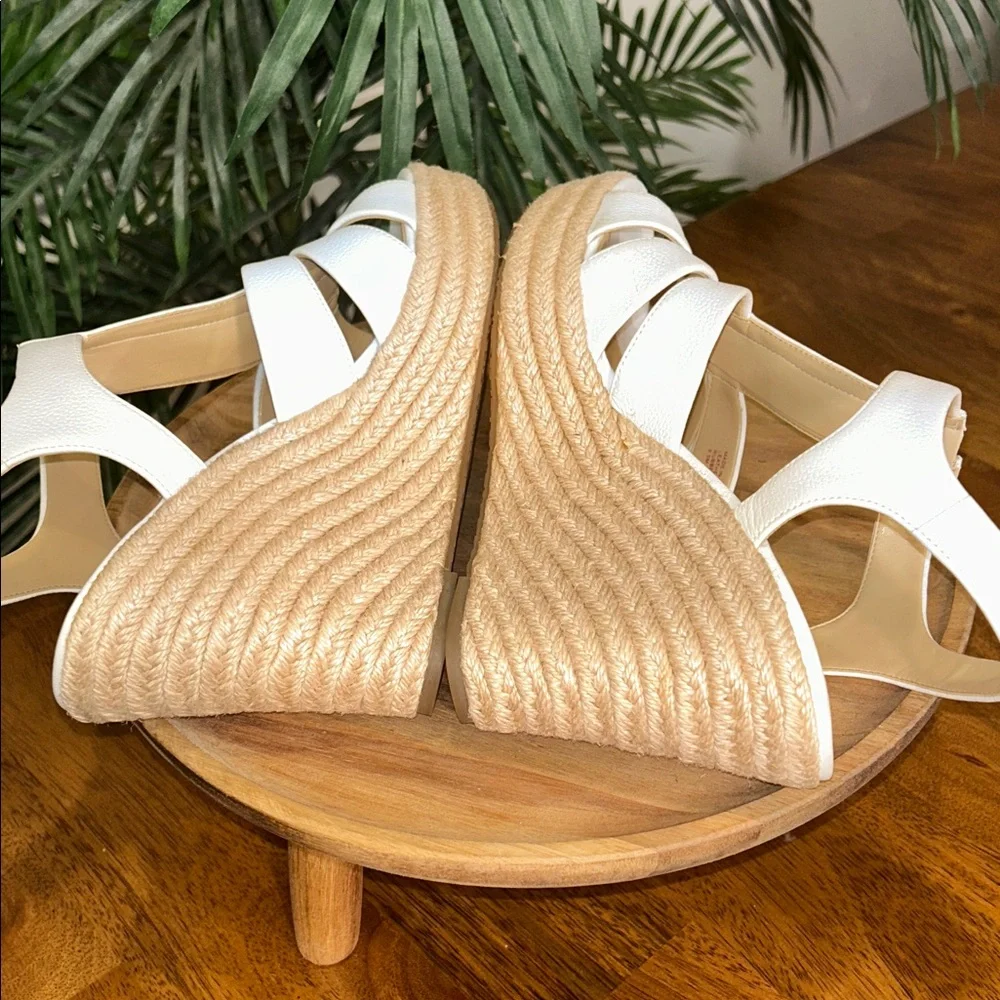 Michael Kors Berkley zipper spadrille Tan and White Sandals